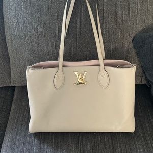 Lockme shopper beige bag